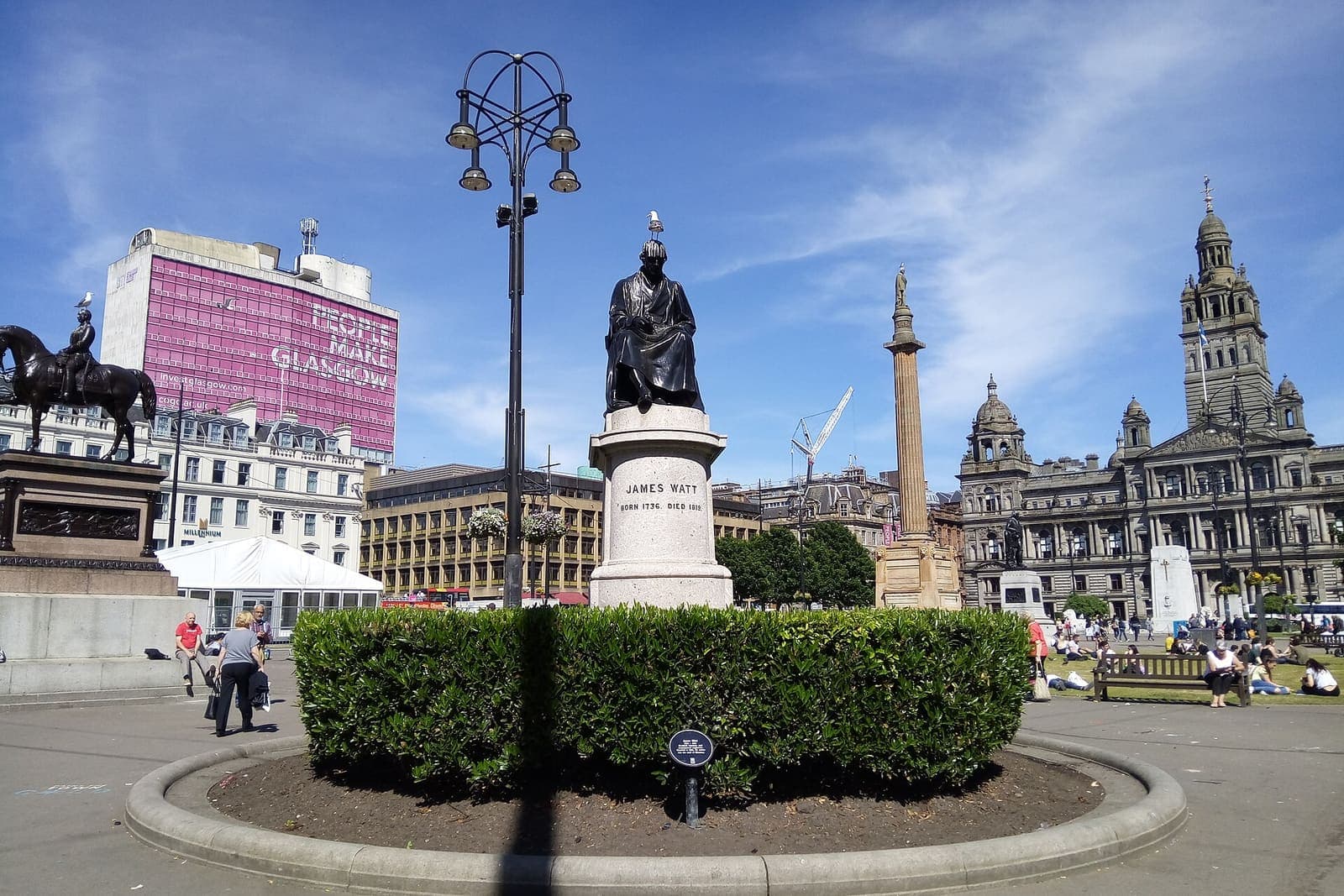 Victorian office buildings and the grid streets around George Square in Glasgow city centre